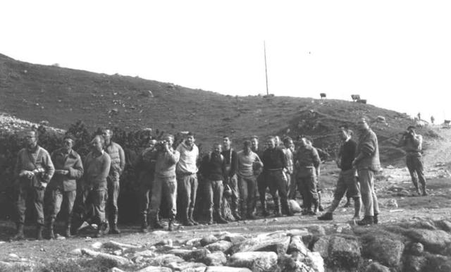Ćwiczenia komandosów 2 lipca 1962. (1) Z prawej, w swetrze Jan Długosz. Tego dnia zginie... 