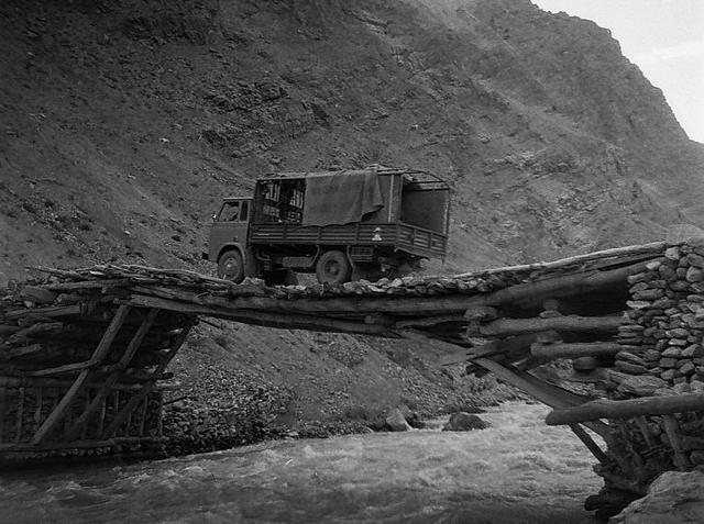 Jeden z kilkudziesięciu mostów nad Kokczą -Afganistan 1972