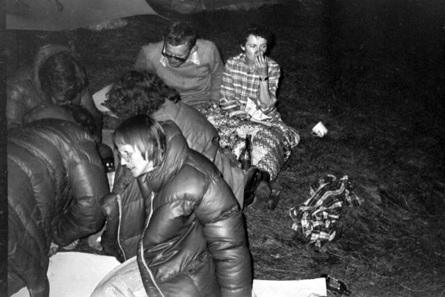 02 / Maleństwo - i całe stado kurtek puchowych - Chamonix 1979.  fot B. Marcela