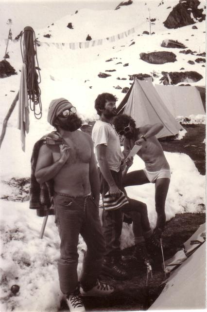 H_12:	Janusz Majer, Rysiek Pawlowski, Andrzej Hartman. 83 r. Expedition Ganesh II