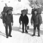 9.	Jasiek Kiełkowski, Jasiek Bagsik i Janusz Hierzyk w drodze na Słowację, rok 1970
Fot. A. Pańków