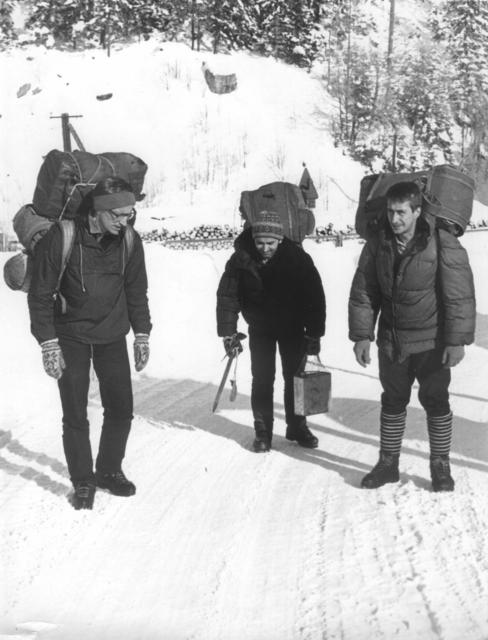 9.	Jasiek Kiełkowski, Jasiek Bagsik i Janusz Hierzyk w drodze na Słowację, rok 1970
Fot. A. Pańków