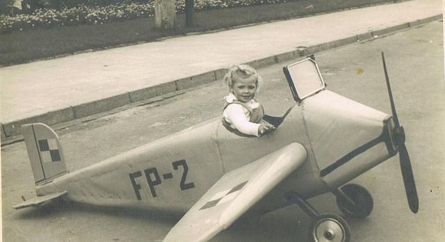 01  Piotr Packowski -Nieudana ucieczka z komuny, 1957