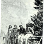 Rico Malczyk , G. Livanos , Wicio Sas-Nowosielski ,  Jerzy Kalla - Dolomity 1973.Zdjęcie J.Łabęckiego